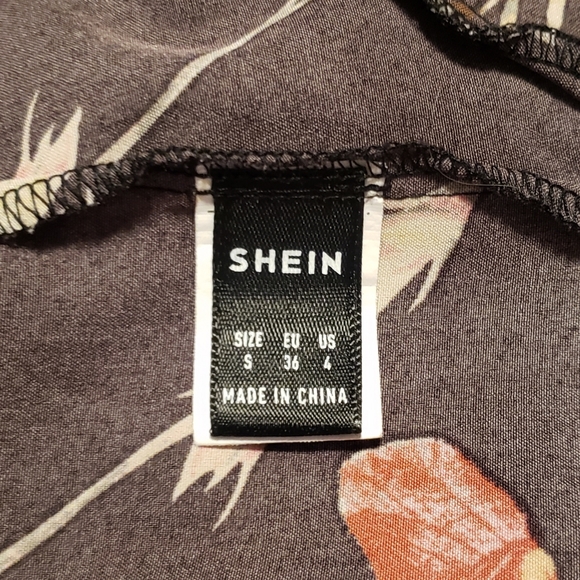 SOLD! SHEIN Tie Shoulder Blouse in Black/Red/Gold Floral Size Small NIB - Picture 10 of 15